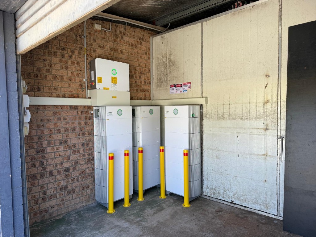 Battery storage and inverter installation